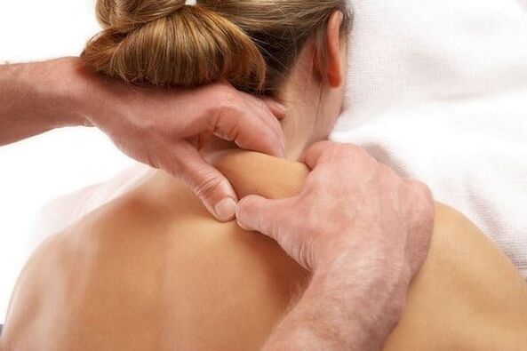 Massage helps to improve the condition of osteochondrosis